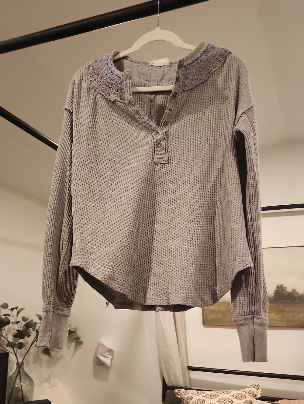 Free PEOPLE Light Grey Waffle Knit Henley Long Sleeve Top